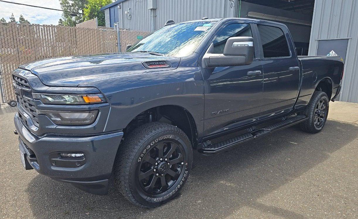 2025 RAM 2500 BIG HORN CREW CAB 4X4 6'4' BOX — фото 1