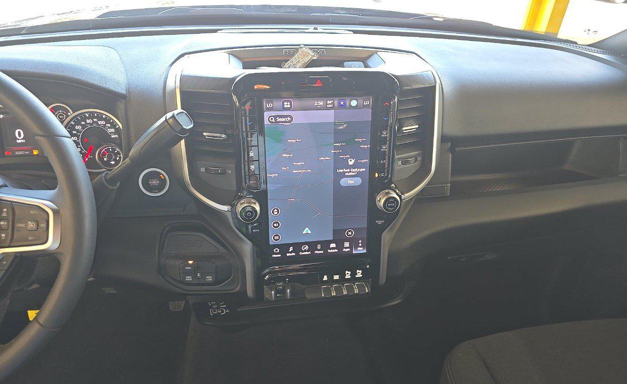 2025 RAM 2500 BIG HORN CREW CAB 4X4 6'4' BOX — фото 9