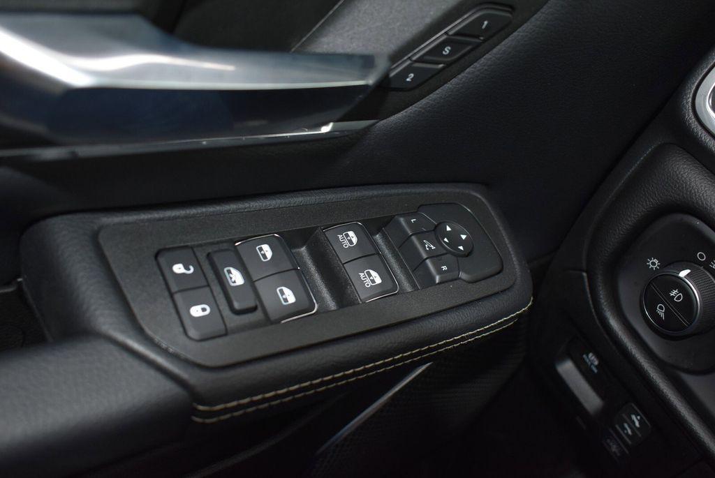 2026 RAM 1500 LARAMIE thumbnail 23