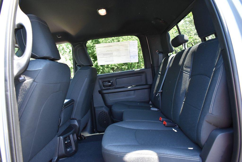 2026 RAM 2500 BLACK EXPRESS CREW CAB 4X4 6'4' BOX — миниатюра 28