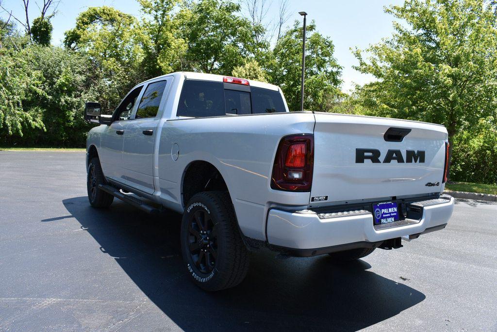 صورة 9 لـ 2026 RAM 2500 BLACK EXPRESS CREW CAB 4X4 6'4' BOX