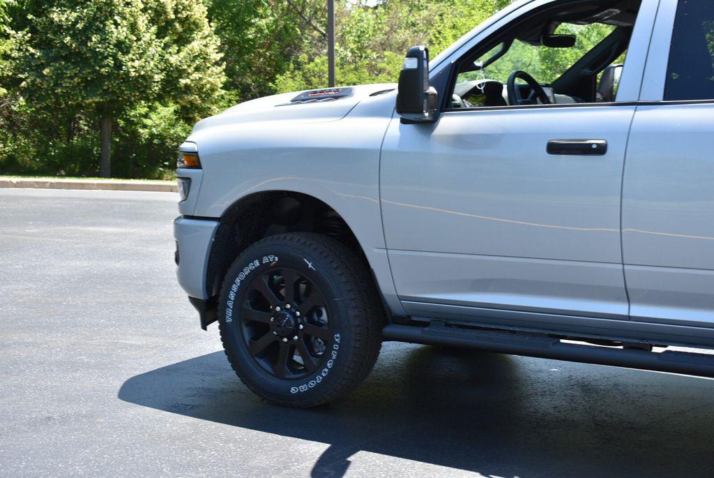 2026 RAM 2500 BLACK EXPRESS CREW CAB 4X4 6'4' BOX — миниатюра 11