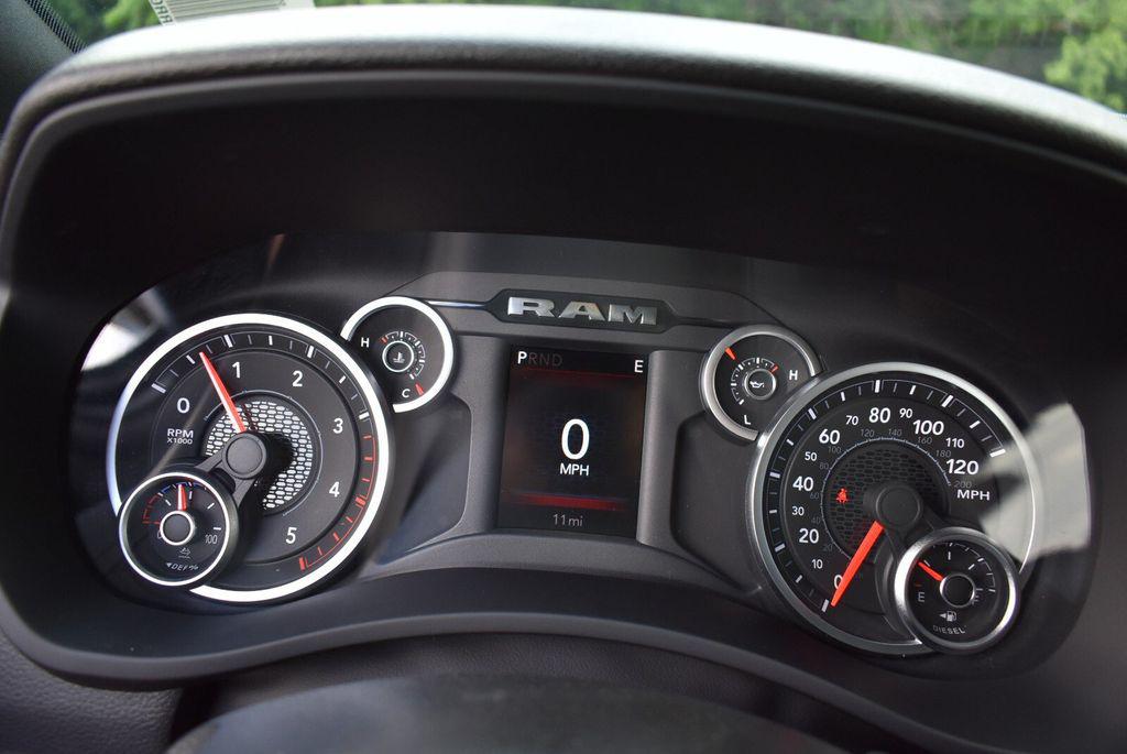 2026 RAM 3500 TRADESMAN CREW CAB 4X4 8' BOX — миниатюра 17