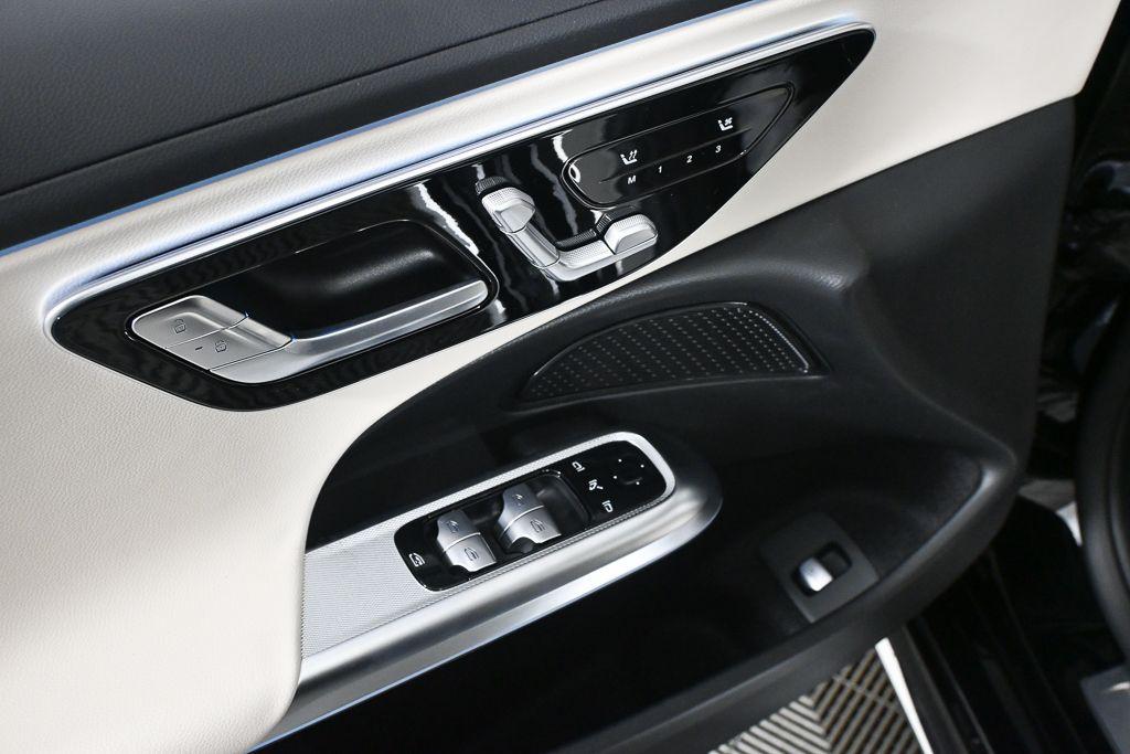 MERCEDES-BENZ E-CLASS - 8