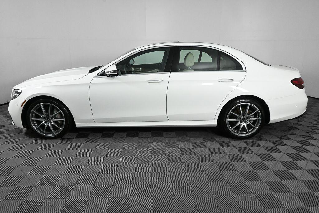 MERCEDES-BENZ E-CLASS - 3