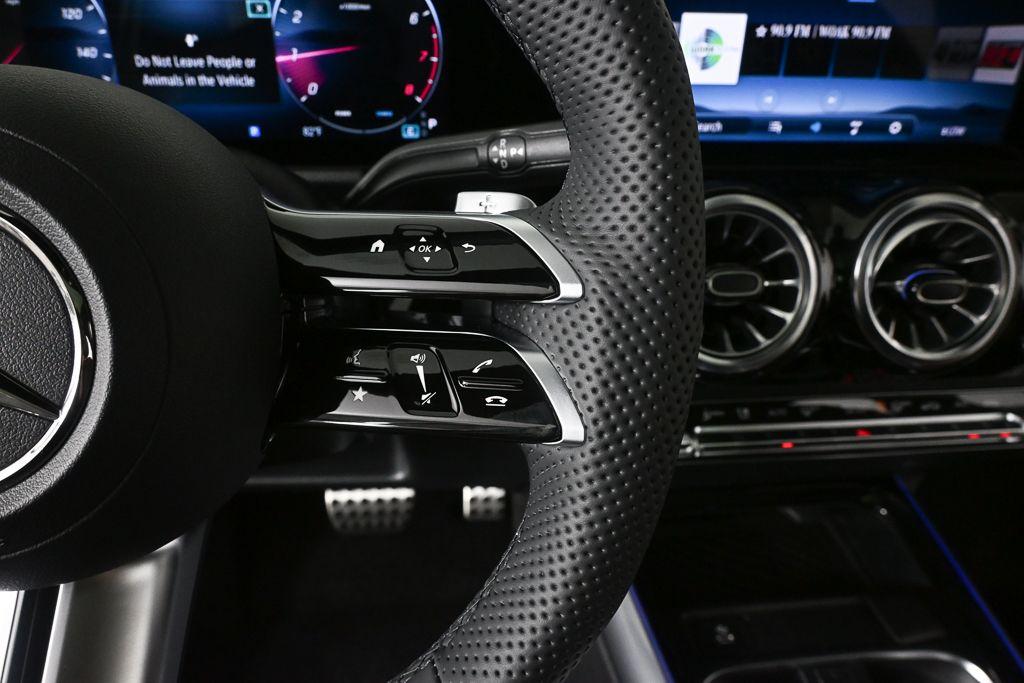 2026 Mercedes-BENZ GLA — миниатюра 11