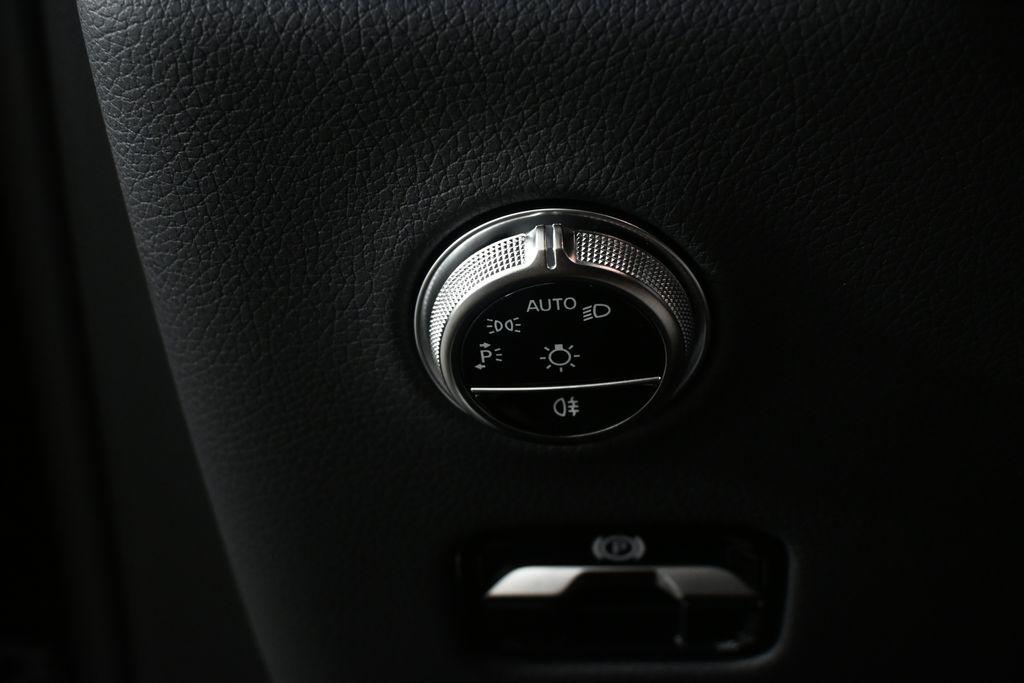 MERCEDES-BENZ GLC - 9