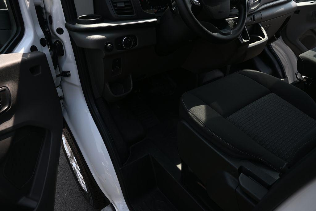 صورة مصغرة 7 لـ 2025 FORD TRANSIT-250 BASE