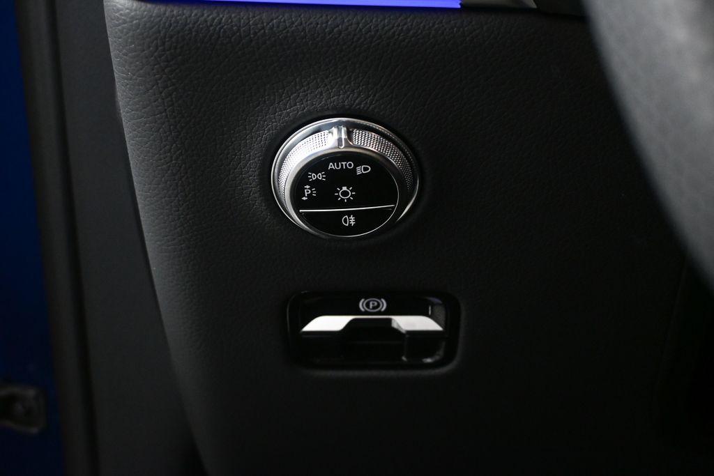 MERCEDES-BENZ GLC - 9