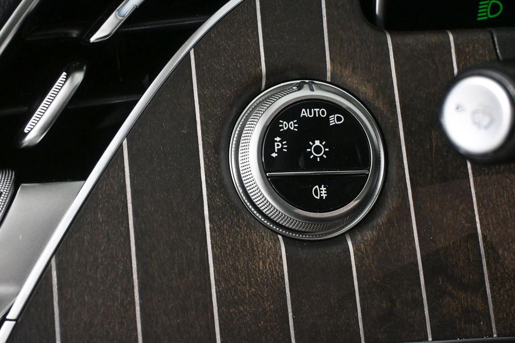 MERCEDES-BENZ E-CLASS - 9