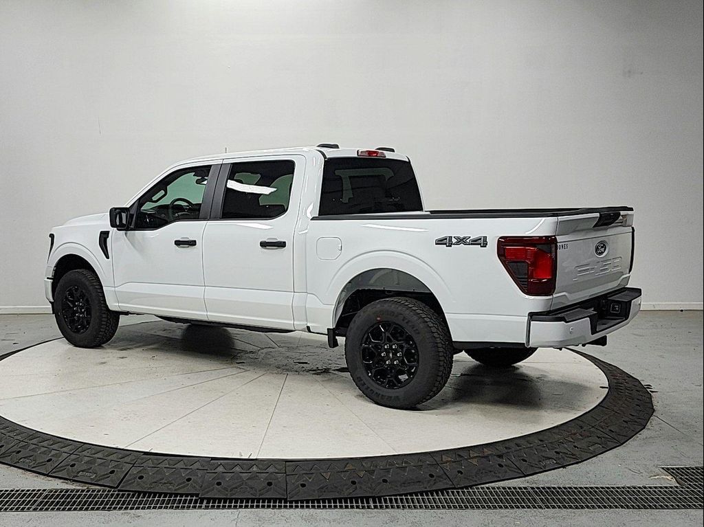 صورة 5 لـ 2026 FORD F-150 STX