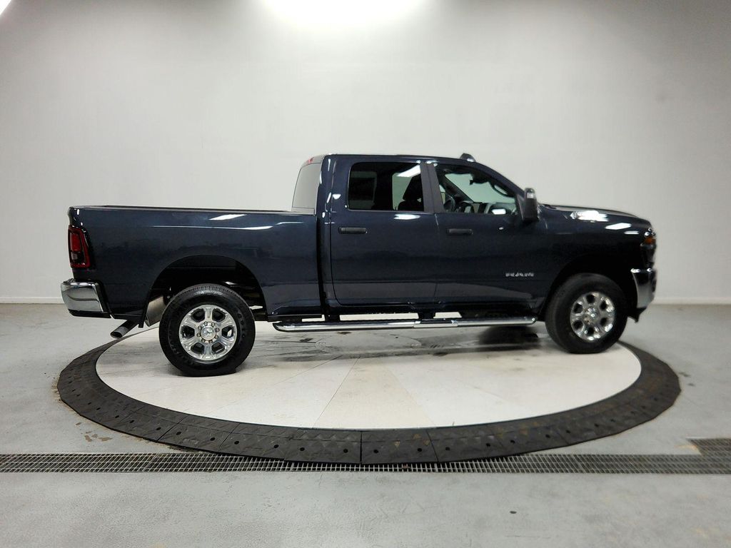 صورة 9 لـ 2025 RAM 2500 BIG HORN CREW CAB 4X4 6'4' BOX