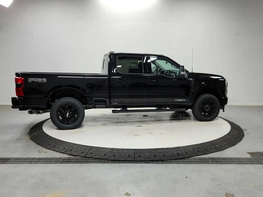 2026 FORD F-250 LARIAT — фото 9