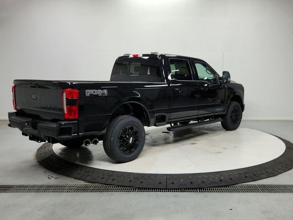 2026 FORD F-250 LARIAT — фото 8