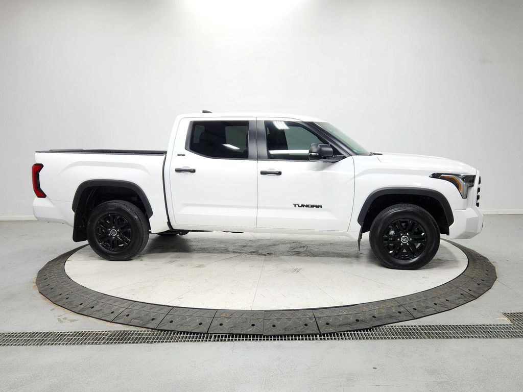 TOYOTA TUNDRA - 8