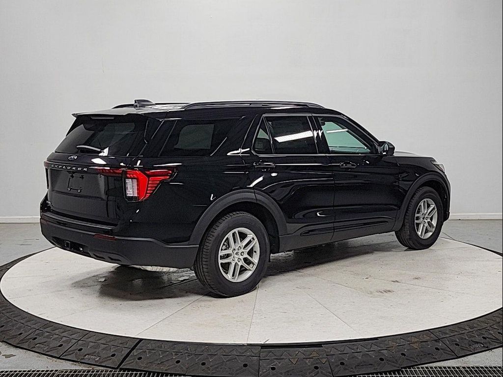 صورة 7 لـ 2026 FORD EXPLORER ACTIVE