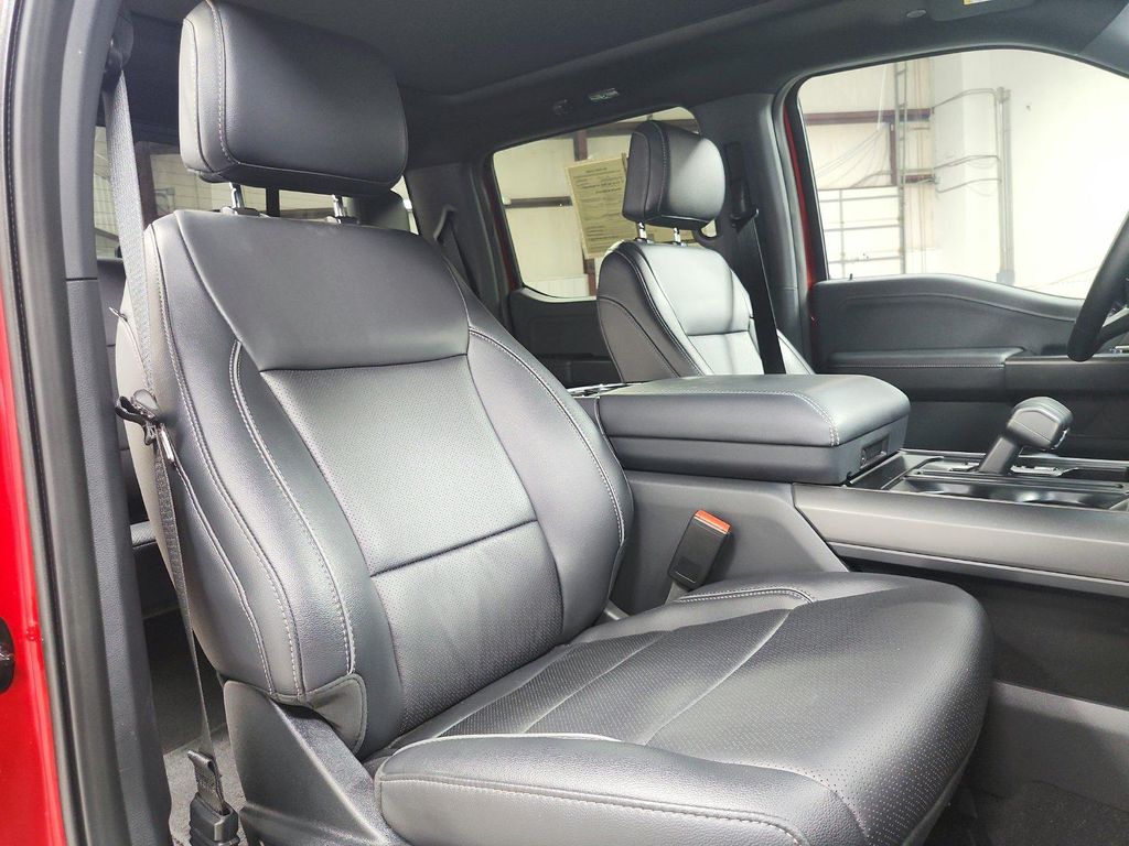 صورة مصغرة 47 لـ 2025 FORD F-150 LARIAT