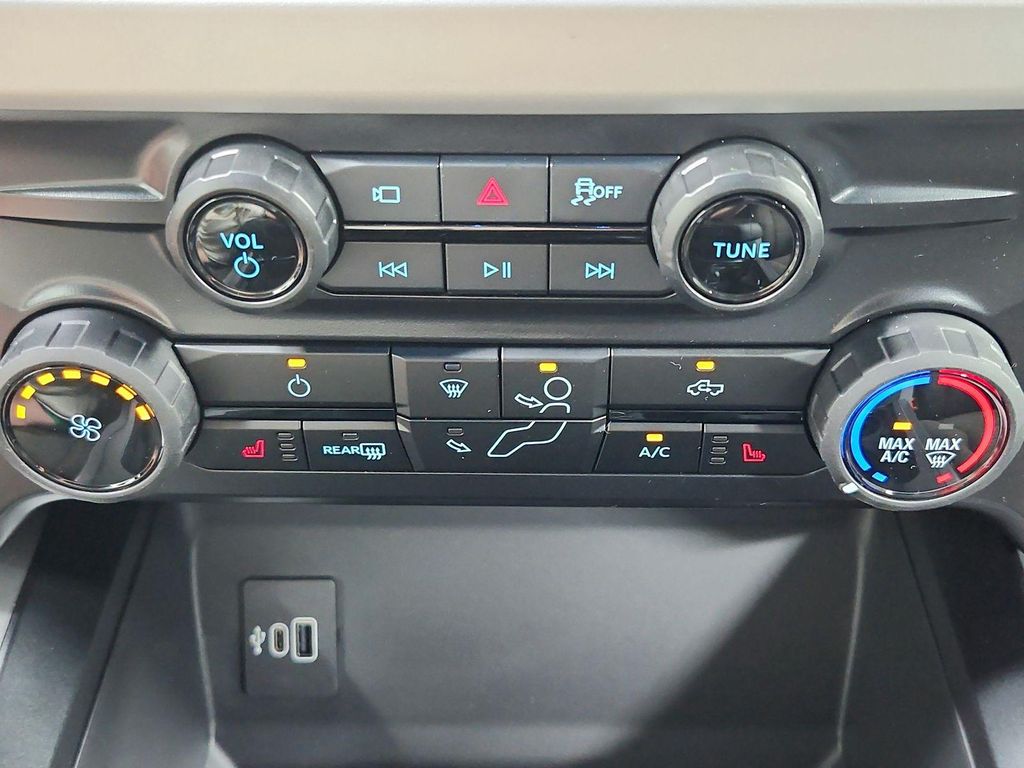 2027 FORD F-250 XLT — миниатюра 31