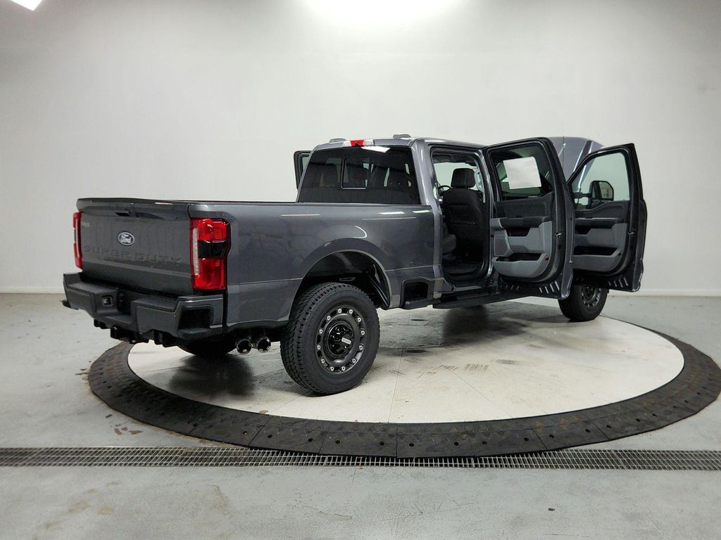 2027 FORD F-250 XLT 照片 16
