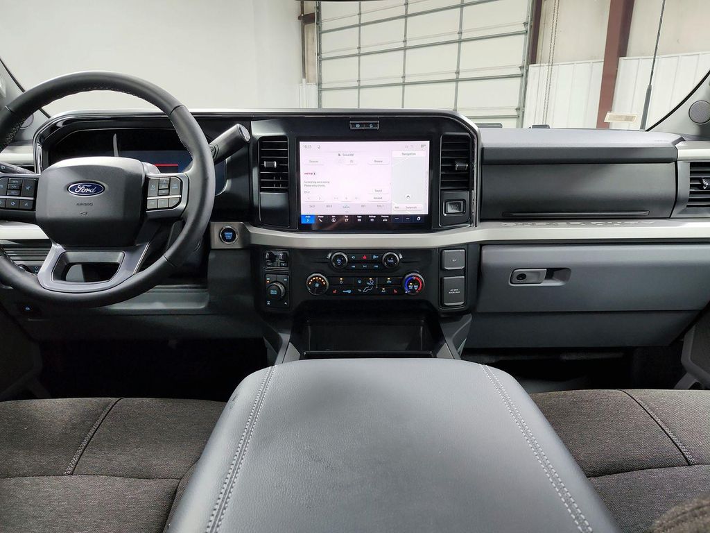 2027 FORD F-250 XLT — миниатюра 24