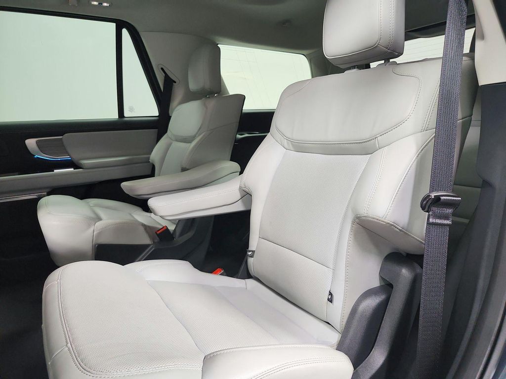 2025 FORD EXPEDITION PLATINUM — миниатюра 11