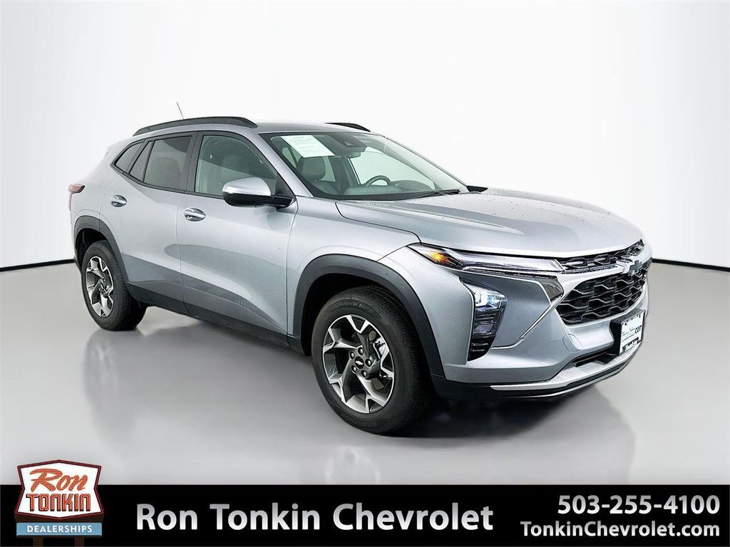 New 2025 Chevrolet Trax LT