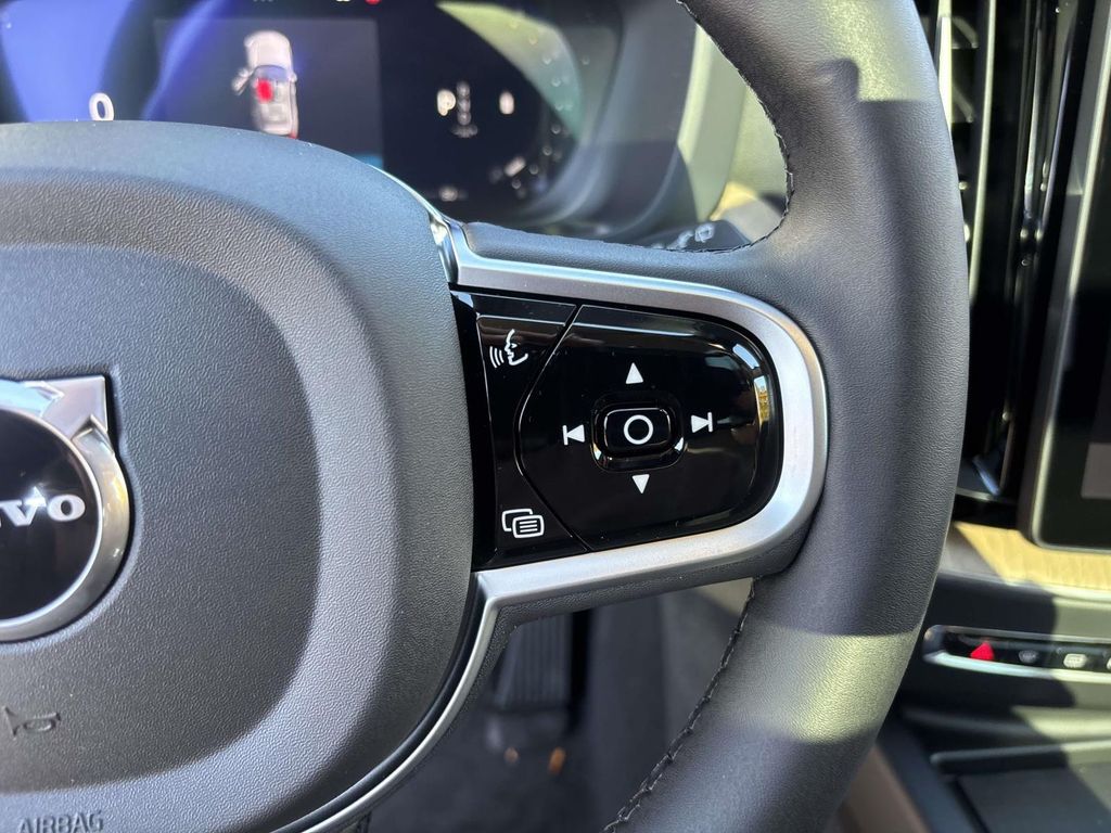 صورة مصغرة 18 لـ 2026 Volvo XC60 B5 PLUS
