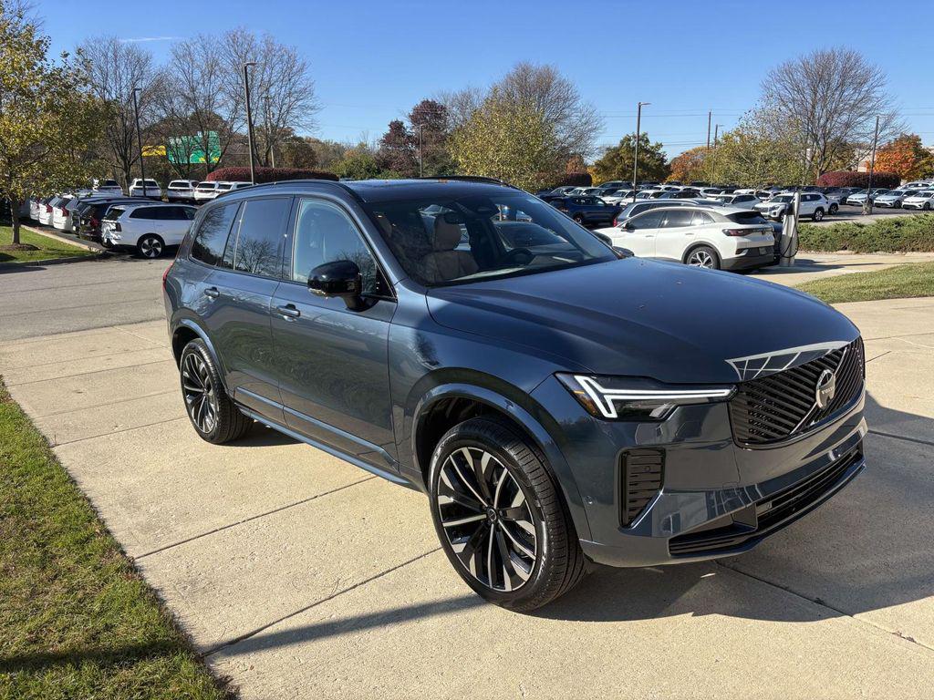 New 2026 Volvo XC90 Ultra Dark Theme, B6 AWD Gas (mild hybrid), Gasoline, 7 Seats