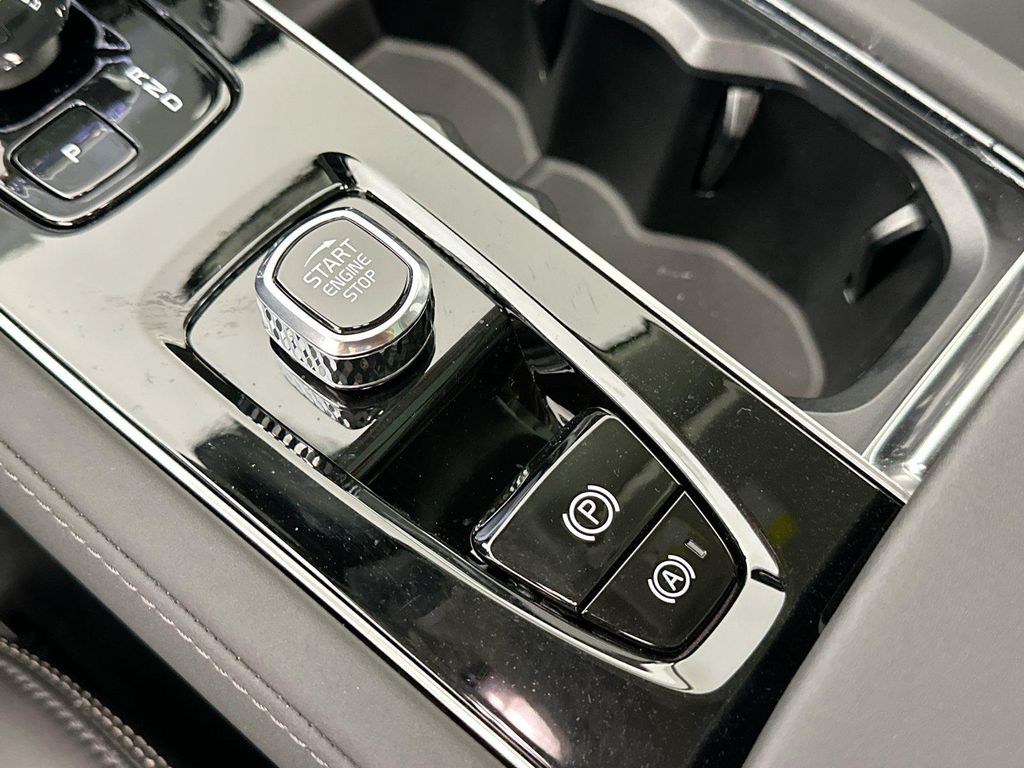 صورة مصغرة 25 لـ 2026 Volvo XC90 ULTRA, B6 AWD GAS (MILD HYBRID), GASOLINE, BR