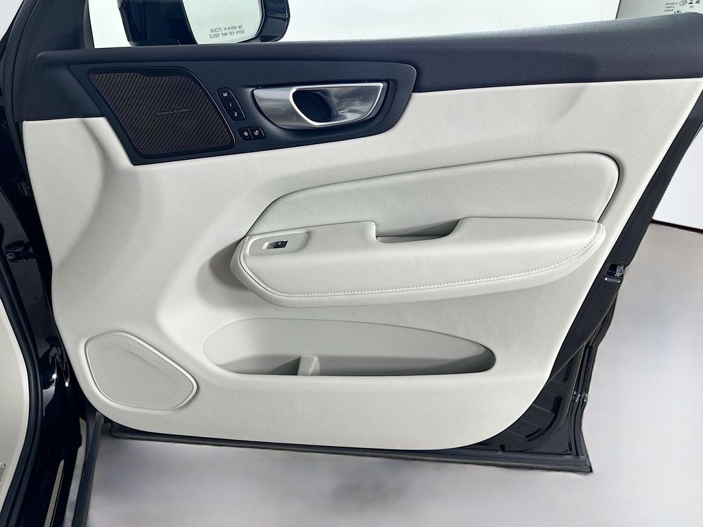 2026 Volvo XC60 B5 ULTRA 缩略图 42