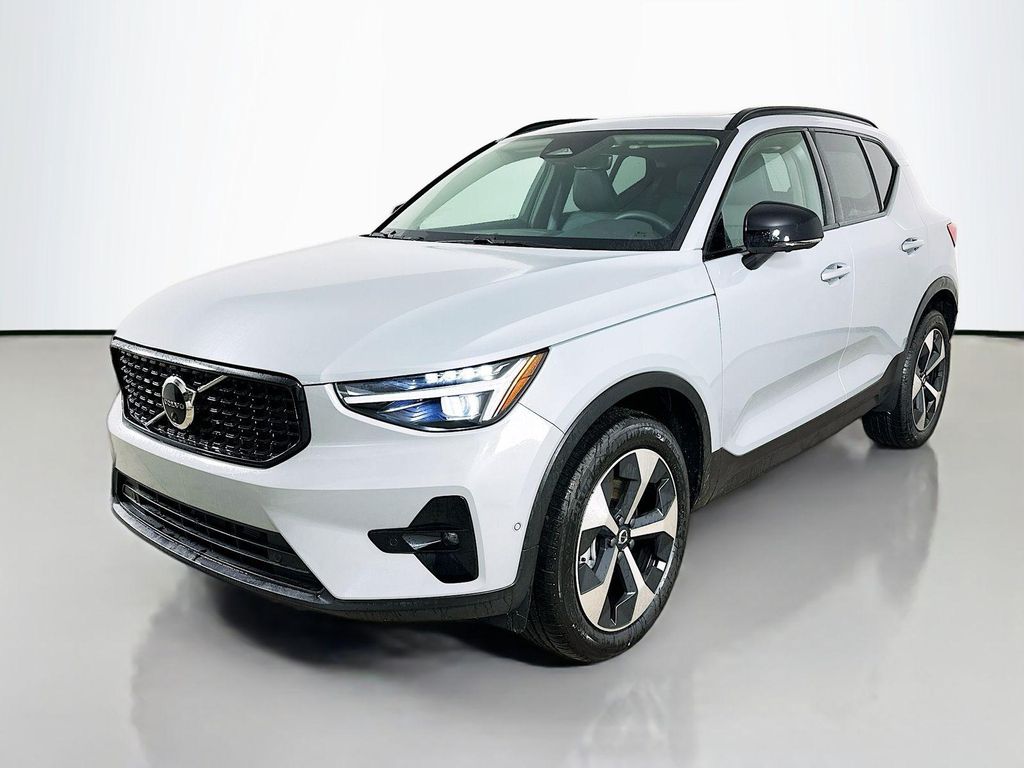 New 2026 Volvo XC40 Plus, B5 AWD Gas (mild hybrid), Dark