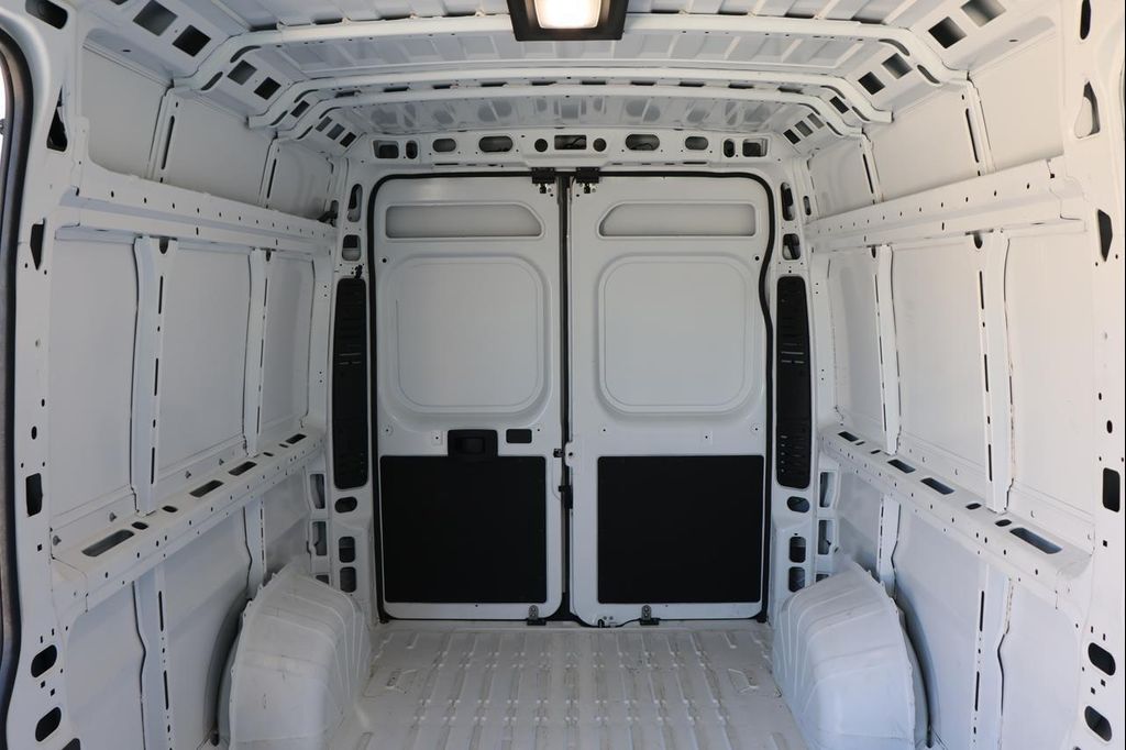 2025 RAM PROMASTER 2500 TRADESMAN — фото 10