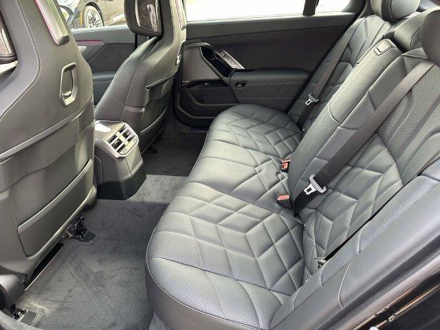 2027 BMW 740 XDRIVE 缩略图 8