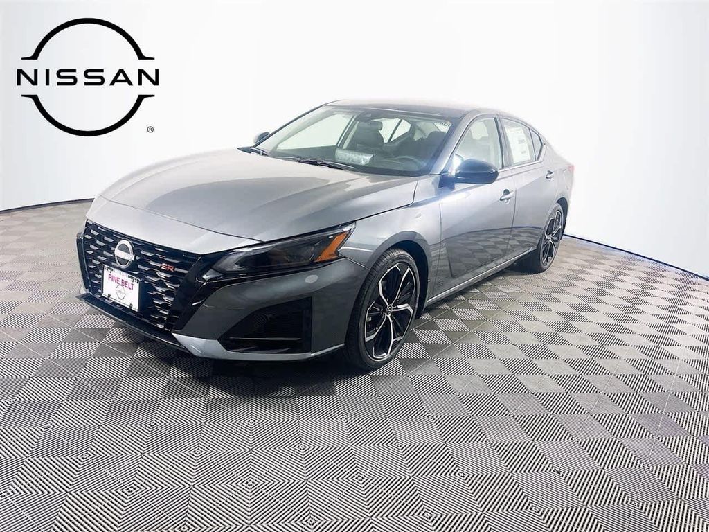 New 2026 Nissan Altima SR FWD