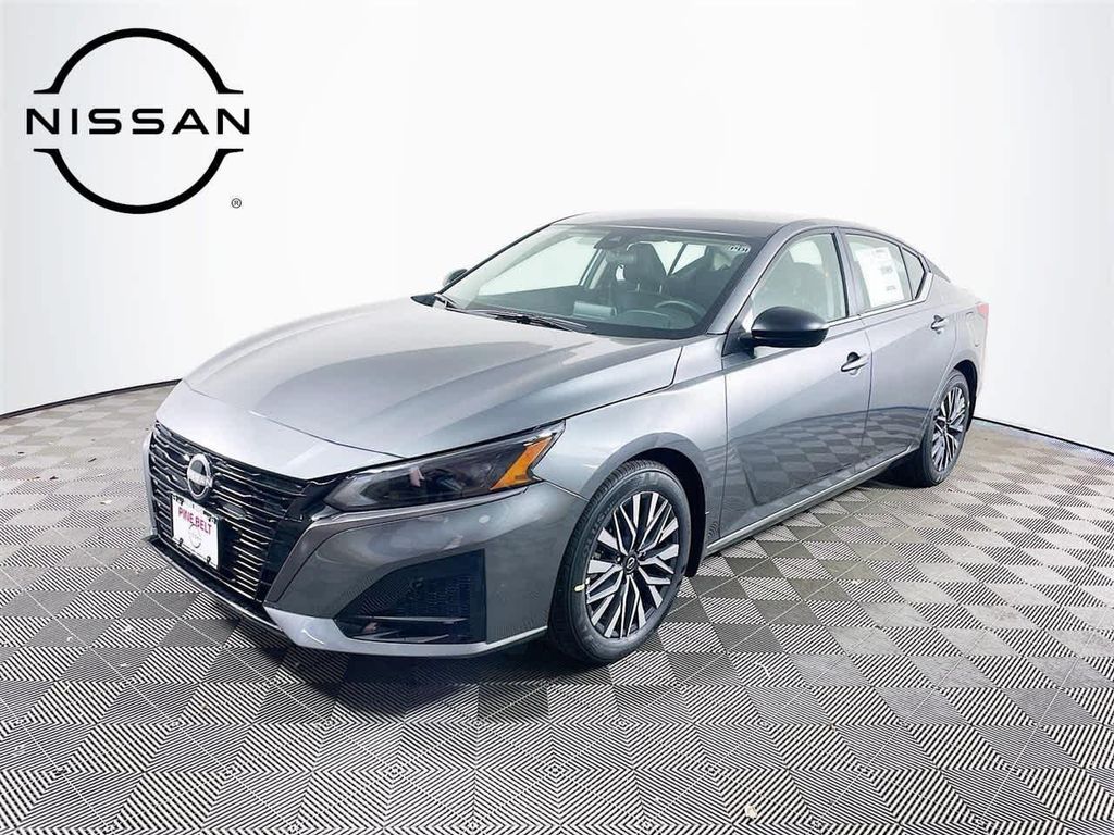 New 2026 Nissan Altima SV FWD