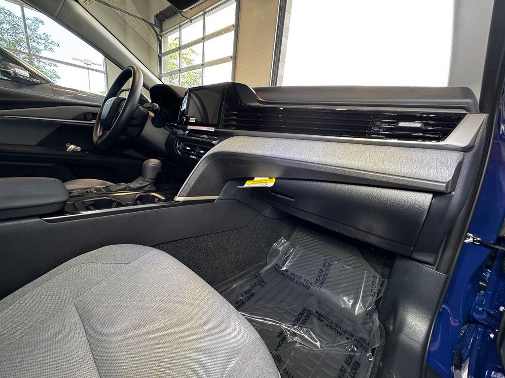 صورة مصغرة 51 لـ 2026 Toyota CAMRY LE