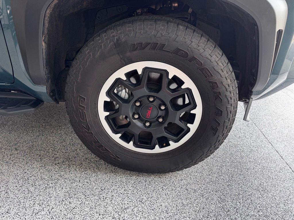 2025 Toyota 4RUNNER TRD OFF ROAD PREMIUM 照片 15