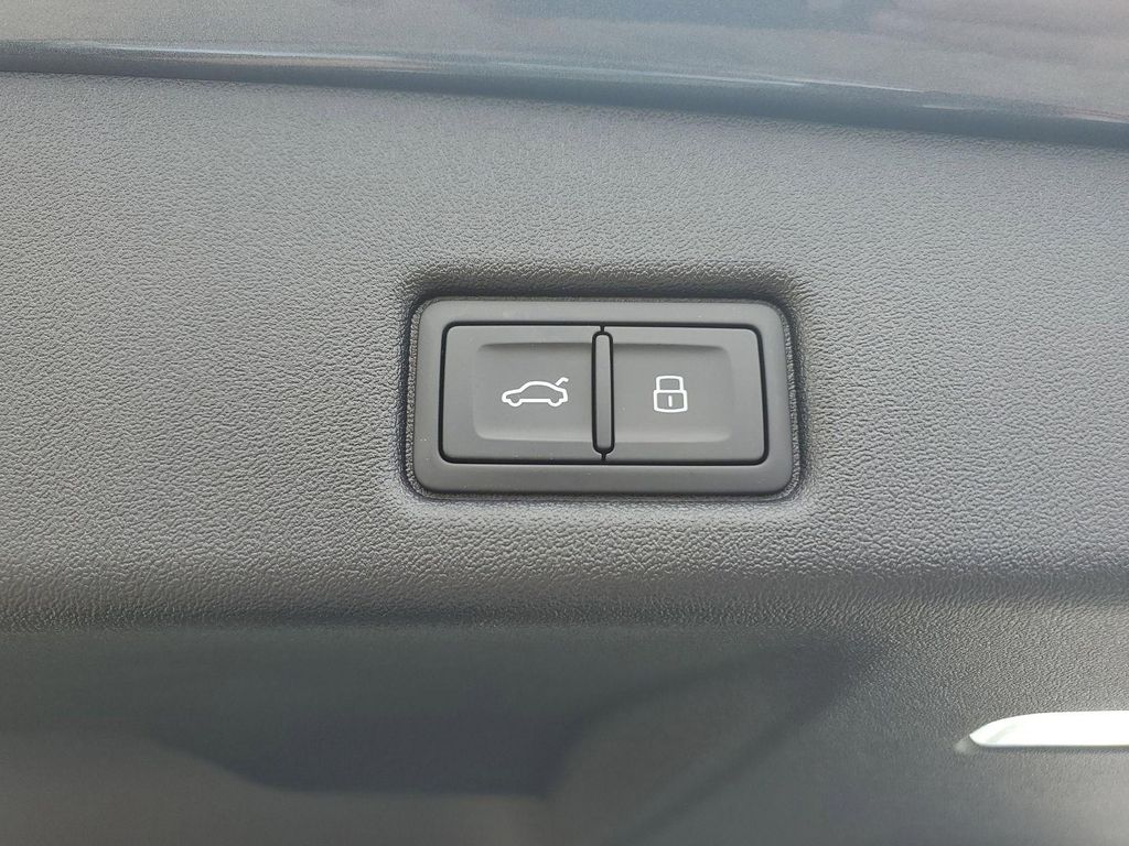 صورة 9 لـ 2026 AUDI SQ5 3.0T PREMIUM PLUS