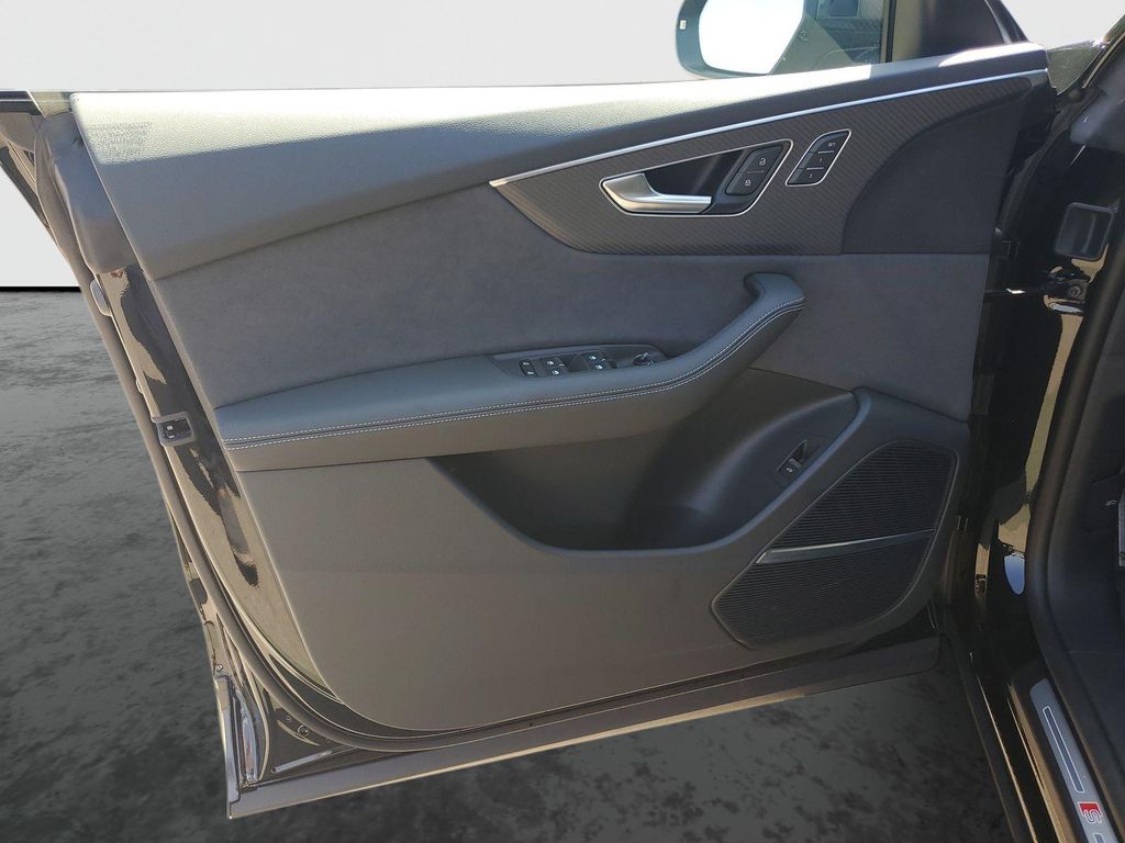 صورة مصغرة 20 لـ 2026 AUDI SQ8 4.0T PREMIUM PLUS