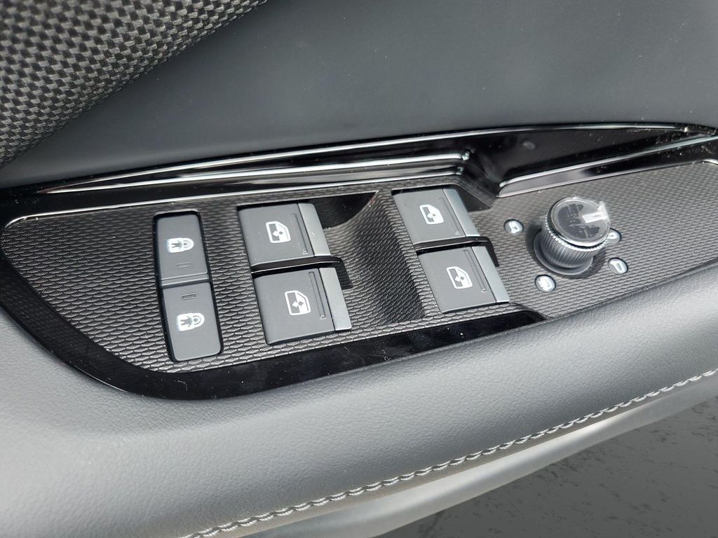 صورة مصغرة 21 لـ 2026 AUDI Q3 TFSI QUATTRO S TRONIC