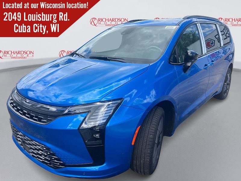 New 2027 Chrysler Pacifica Limited