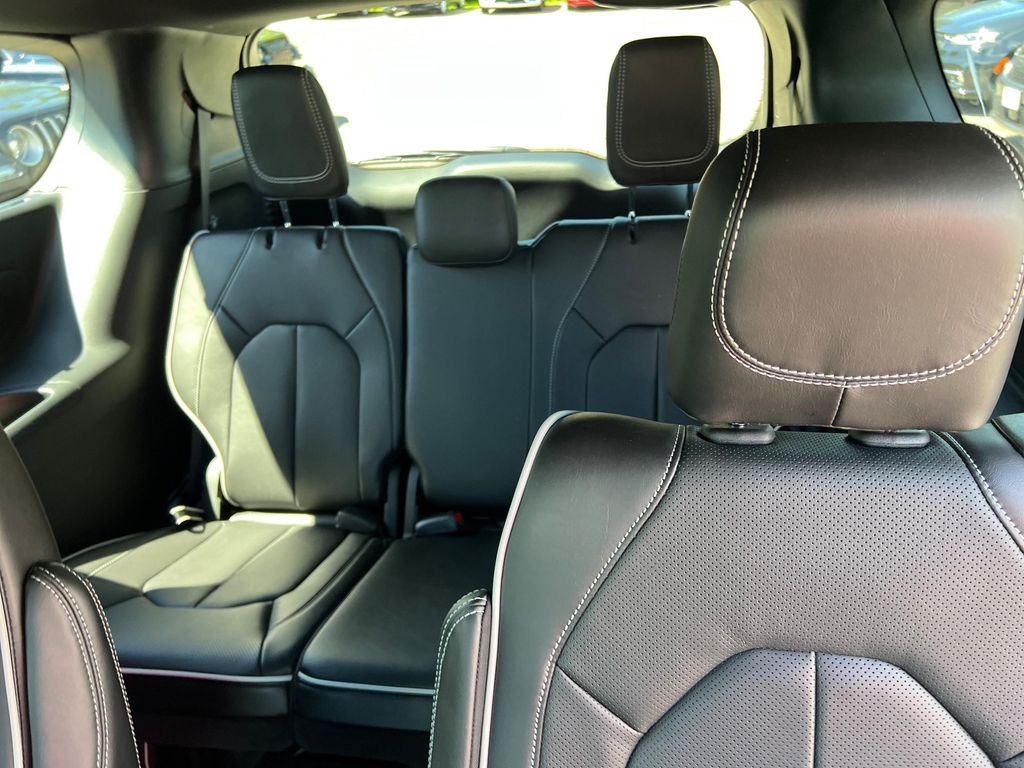 New 2027 Chrysler Pacifica Limited