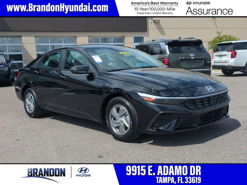 New 2026 Hyundai ELANTRA SE