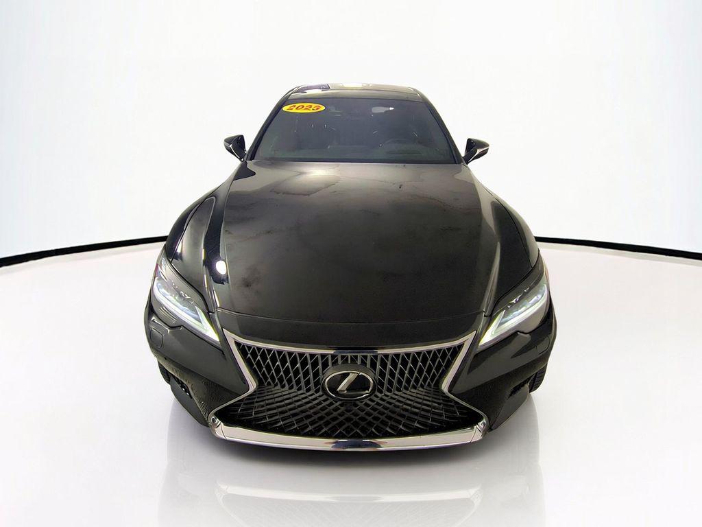 صورة 3 لـ 2023 Lexus LS 500 BASE