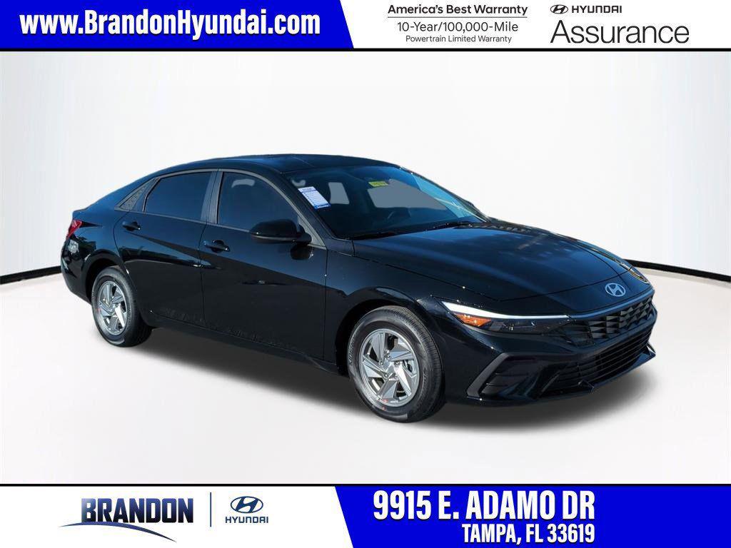 New 2026 Hyundai ELANTRA SE