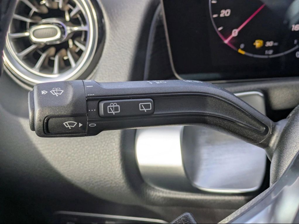 2026 Mercedes-BENZ GLB 缩略图 13