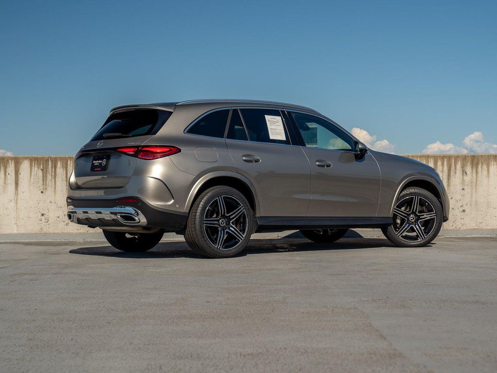 2023 Mercedes-BENZ GLC — фото 4