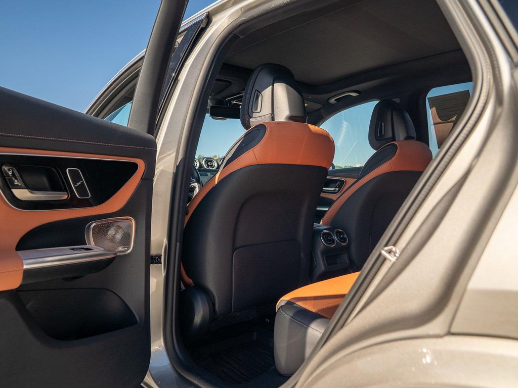 صورة مصغرة 24 لـ 2023 Mercedes-BENZ GLC