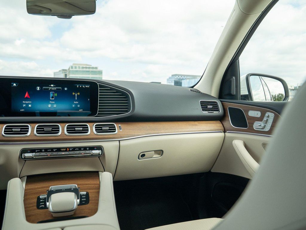 2025 Mercedes-BENZ GLE 缩略图 17