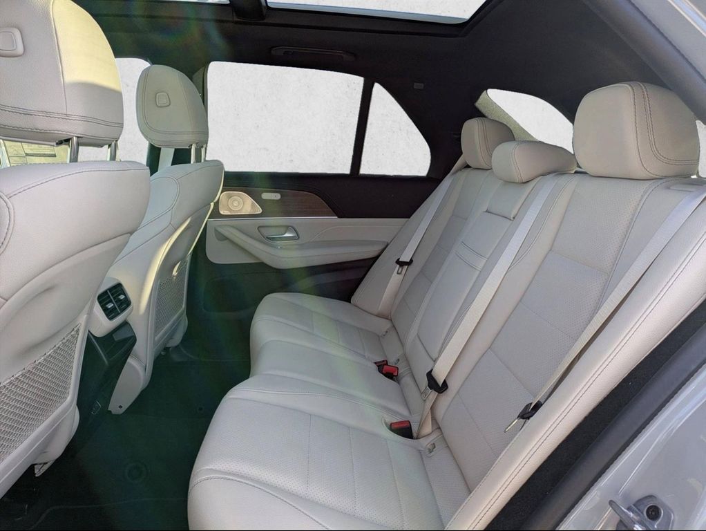2026 Mercedes-BENZ GLE — миниатюра 23